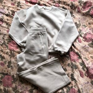 Banana Republic Cream Cropped Sweatshirt & Ankle Joggers